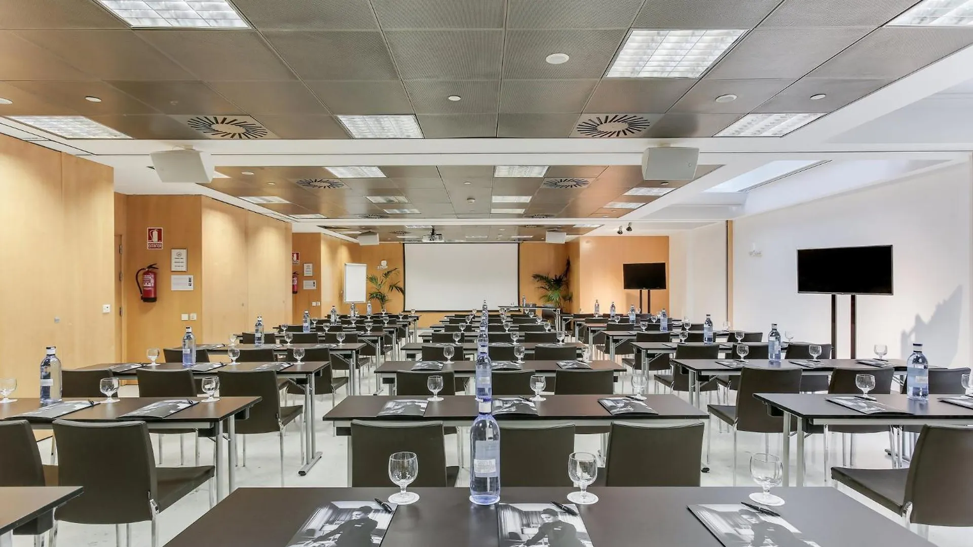 **** Hotel Sercotel Caspe Barcelona Španělsko